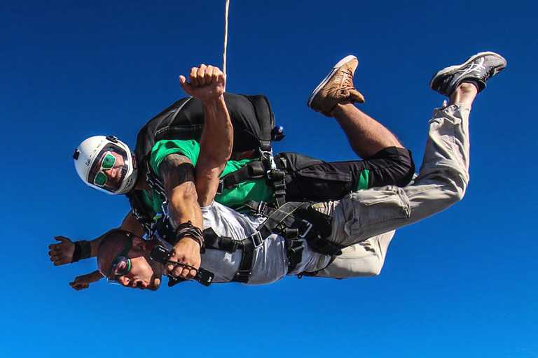 Regalos de cumpleaños para novio: Salto paracaídas