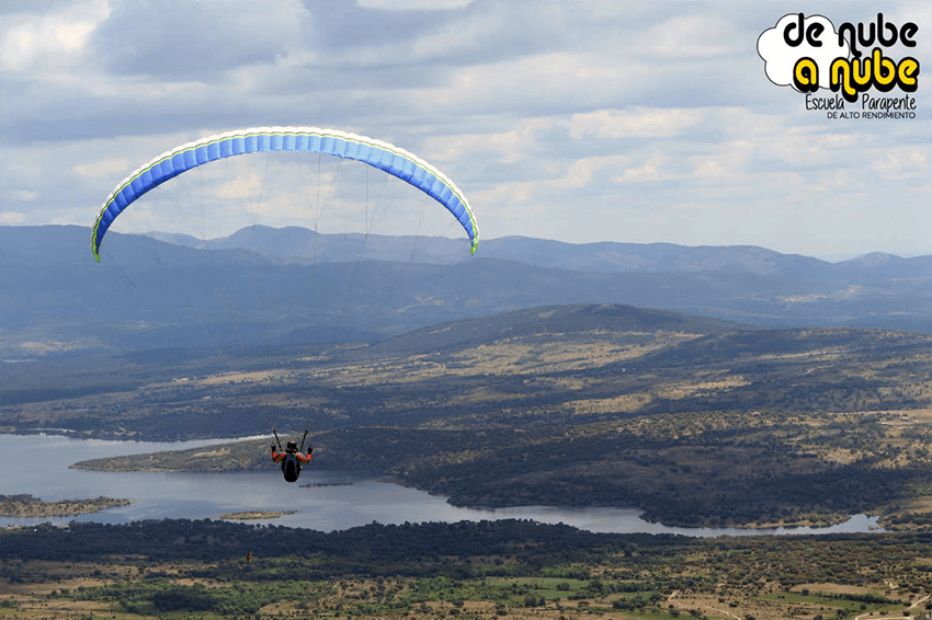 planes-al-aire-libre-madrid: Vuelo en parapente