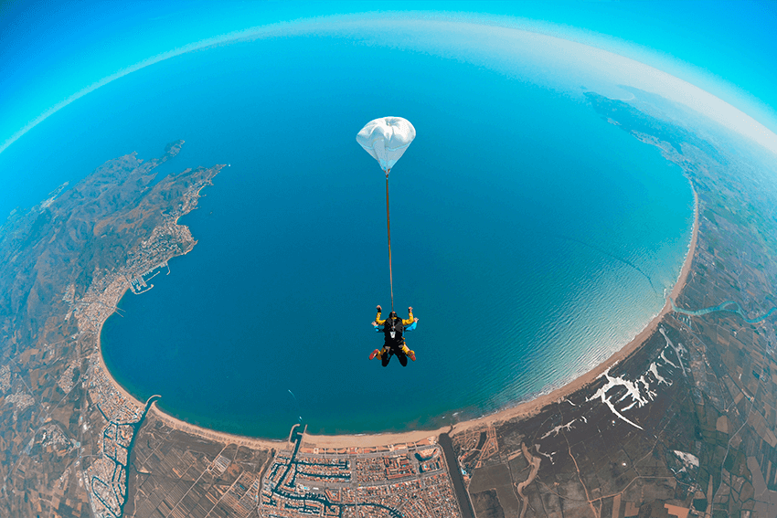 que-hacer-en-girona: Salto en paracaídas